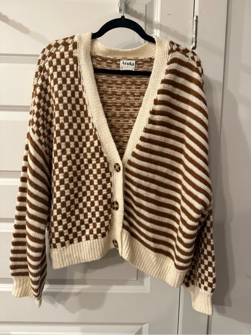 ARULA Cream & Brown Mixed-Pattern V-Neck Cardigan